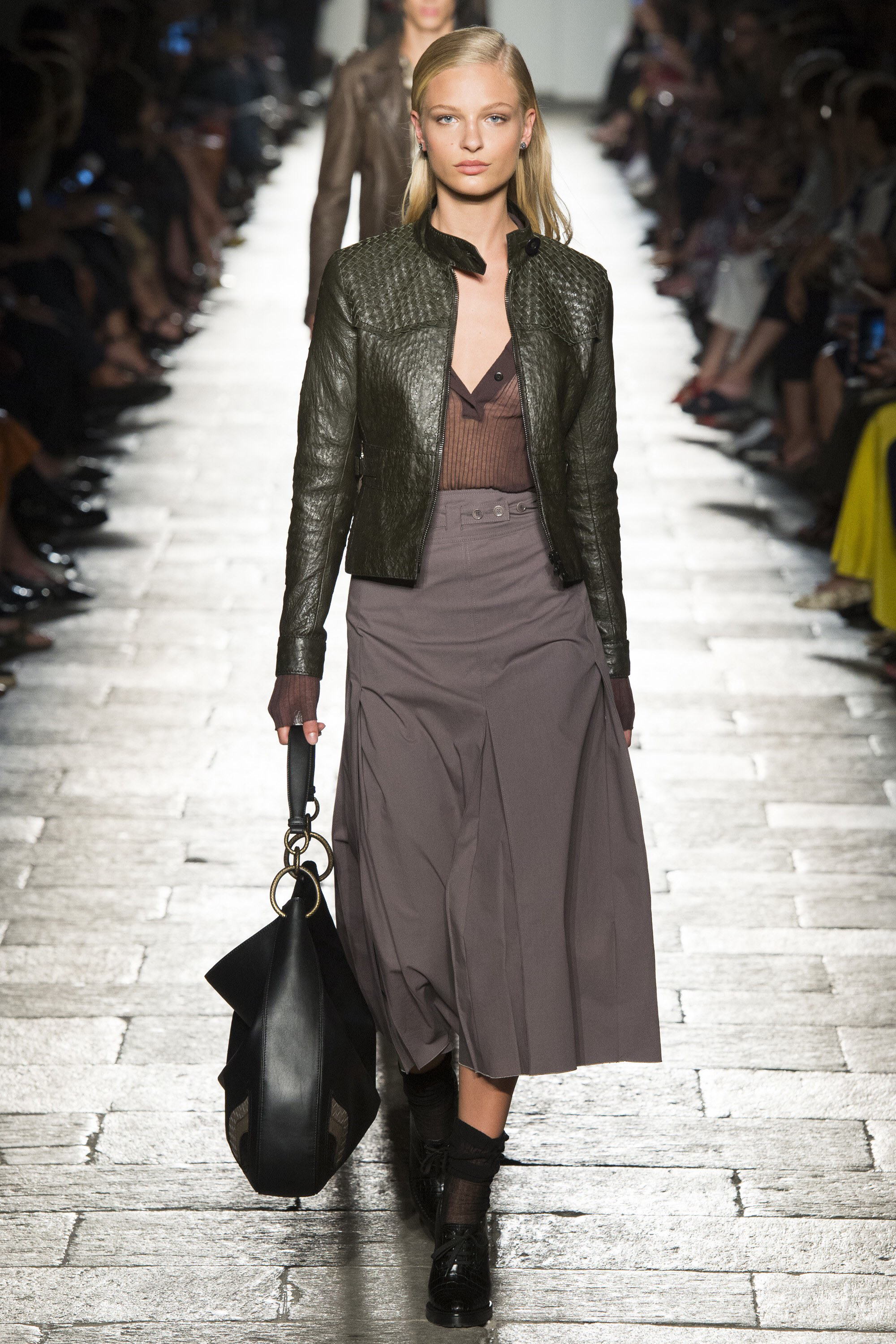 modnaya-kozhanaya-kurtka2019-02-11