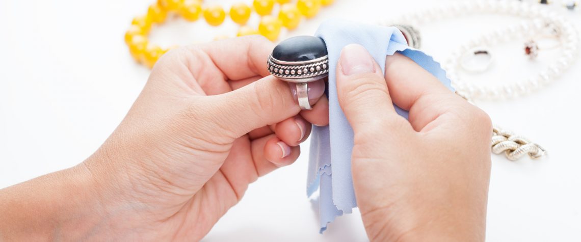 Чем чистить серебро при почернении чем чистить серебро при почернении