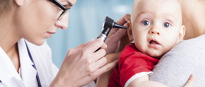 Боль в ухе у ребенка: причины и лечение Болит ухо у ребенка