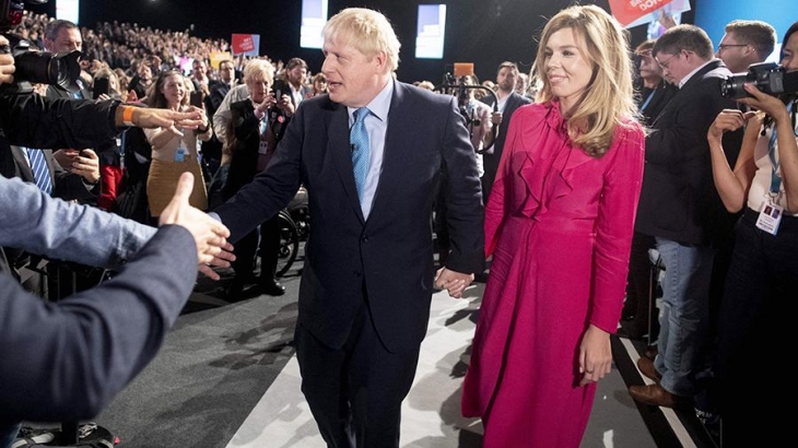 Британский премьер Борис Джонсон и его подруга объявили о помолвке