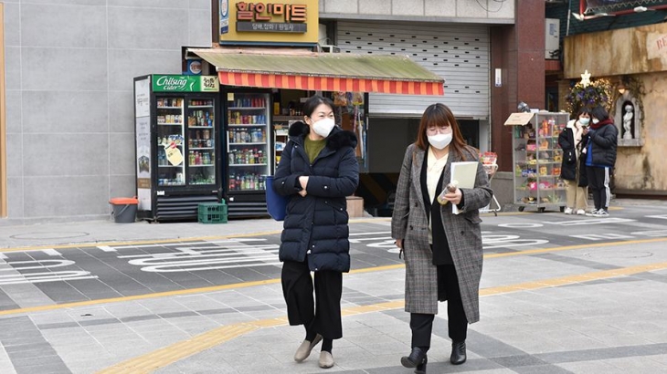 Число заболевших коронавирусом в Южной Корее выросло за сутки на треть