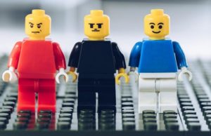 Создатель LEGO-фигурки человека скончался на 79-м году жизни