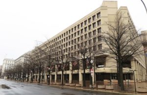 В ФБР заявили об участии России в «информационной конфронтации»