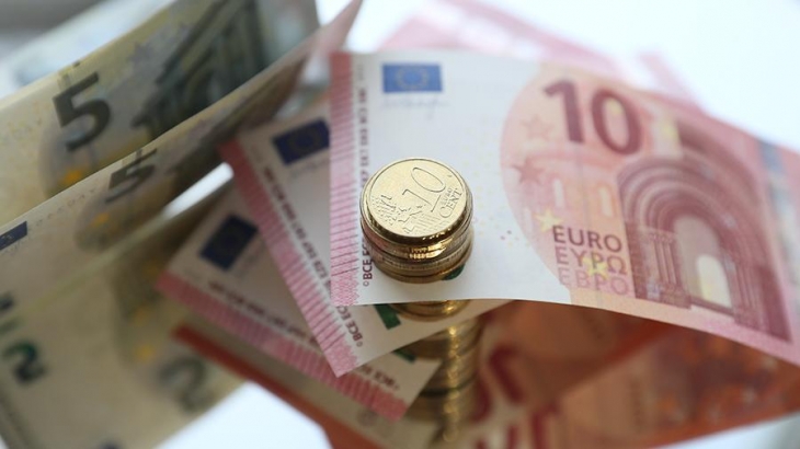 Курс евро превысил 83 рубля на торгах Московской биржи