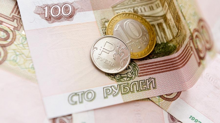 Путин поручил снизить ставку страховых взносов для зарплат больше МРОТ