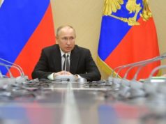 Путин проводит совещание с кабмином по борьбе с коронавирусом