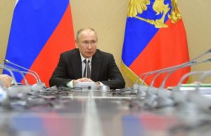 Путин проводит совещание с кабмином по борьбе с коронавирусом