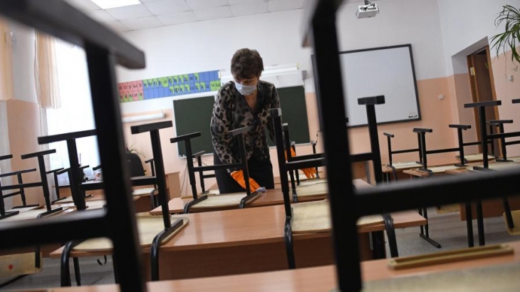 Собянин ввел свободное посещение в школах Москвы из-за коронавируса