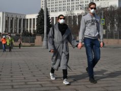 Вирусолог объяснила рост числа молодежи среди заболевших COVID-19