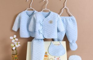 Как выбрать удобный гардероб для новорожденного