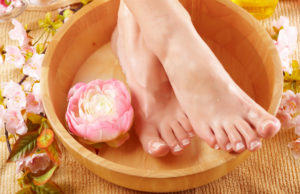 Как быстро убрать натоптыши на ногах в домашних условиях