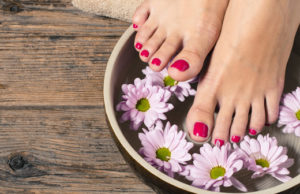 Домашние ванночки от натоптышей на ногах: обзор рецептов