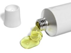 Лечение гнойных ран на ногах: эффективность использования мазей и правила их нанесения, применение антибиотиков и народных средств, обзор лучших препаратов