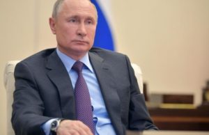 Путин заявил о необходимости сократить добычу нефти до 10 млн баррелей