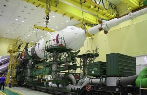 Ракету «Союз-2.1а» вывезли на старт для первого полета с экипажем