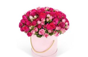 Оригинальные цветочные композиции в шляпных коробках