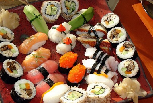 Вкуснейшие уникальные роллы и суши у вас дома