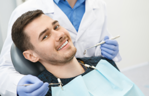 Посещение стоматолога: когда стоит обратиться за лечением