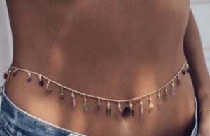 Цепочки на тело: в чем особенность такого аксессуара