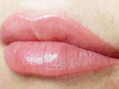 Преимущества пудрового напыления губ