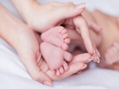 По каким причинам обращаются за суррогатным материнством