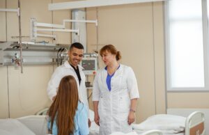 Пластический хирург Александр Тимошенко, хирург-онколог о том, как не ошибиться с выбором своего врача и можно ли назвать пластическую хирургию модной профессией.