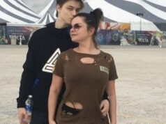 Королева медитировала под новую версию песни «Дельфин и Русалка» в исполнении сына Архипа на японском