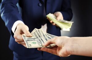 Деньги в долг: что для этого нужно