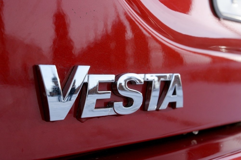 У АвтоВАЗа не получается с новой Lada Vesta. Сборку прототипов приостановили