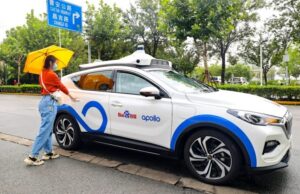 В Пекине вводят в эксплуатацию первые беспилотные такси