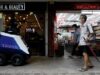 В Сингапуре роботы-полицейские начали патрулировать улицы
