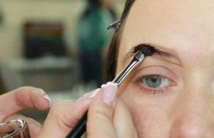 Краска для ресниц: как выбрать и использовать