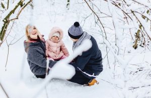 Как выбрать зимний комбинезон для новорожденного