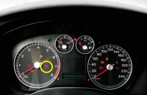 Когда может понадобиться ремонт приборной панели на Вольво