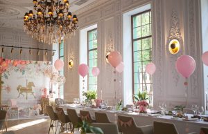 Аренда декора для праздников: как украсить помещение и сэкономить, изучаем плюсы и причины популярности услуги