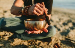 Тибетские поющие чаши: что это такое и как их использовать?