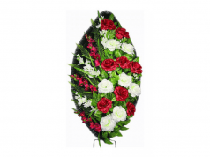 Когда могут потребоваться ритуальные венки: символическое значение и важность выбора