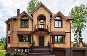 Преимущества строительства домов из кирпича: обзор прочности, долговечности и энергоэффективности