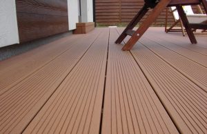 Как можно использовать террасную доску из ДПК для создания комфортной и практичной террасы