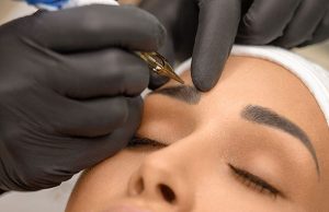 Акварельный татуаж бровей — новое слово в перманентном макияже для естественной красоты