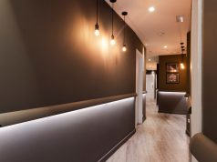 Глянцевые натяжные потолки: эстетичное решение для дома