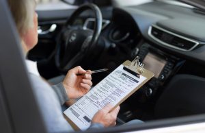 Роль автоюриста в защите прав водителей: важность профессиональной помощи в дорожных ситуациях