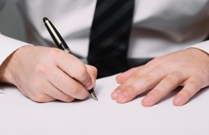 Влияние печати логотипа на ручках на узнаваемость бренда и привлечение клиентов