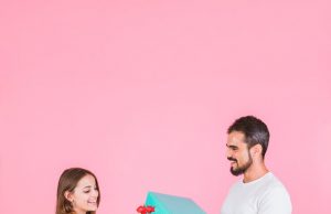 Идеи подарков для друга с девушкой: как выбрать подарок, который порадует обоих и оставит приятные впечатления