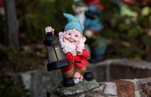 Садовые фигурки из стеклопластика: инновационное решение для ландшафтного дизайна