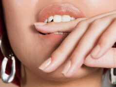 Съемные виниры из Китая: стоит ли заказать?