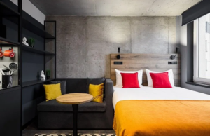 Как выбрать и забронировать отель во время поездки в Питер