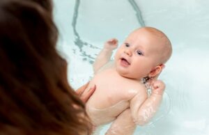 Грудничковое плавание — польза, методики и советы для родителей