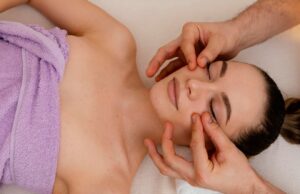 Коррекционный массаж лица