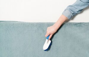 Как правильно ухаживать за диваном — эффективные методы и услуги химчистки